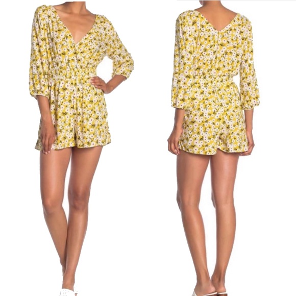 VANITY ROOM Smocked Waist Surplice Floral Romper M - Picture 3 of 5